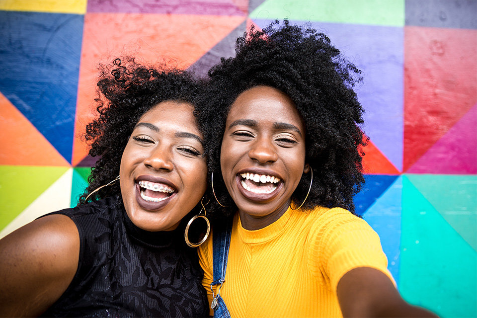10 WAYS WOMEN UPLIFT AND EMPOWER EACH OTHER
